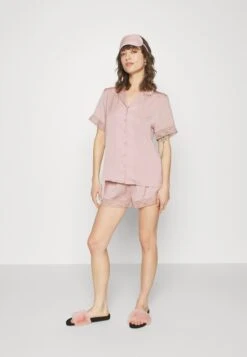 Anna Field -Anna Field b2f60fa9cf1240ec991f876625193a4f